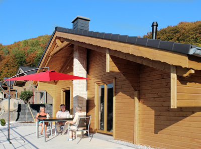 Große Terrasse mit Seeblick
